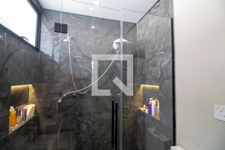 Casa à venda com 195m², 3 quartos e 1 vagaBanheiro