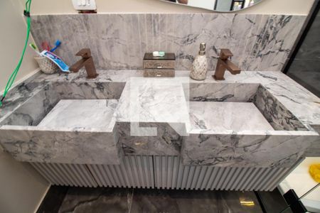 Casa à venda com 195m², 3 quartos e 1 vagaBanheiro