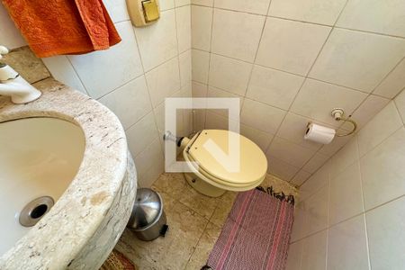 Casa à venda com 288m², 3 quartos e 2 vagasLavabo