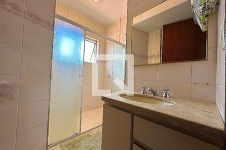 Casa à venda com 288m², 3 quartos e 2 vagasBanheiro Social