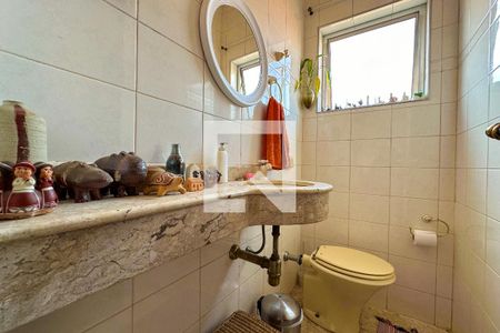 Casa à venda com 288m², 3 quartos e 2 vagasLavabo