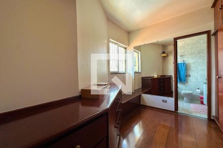 Casa à venda com 288m², 3 quartos e 2 vagasQuarto 3 - Suite