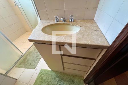 Casa à venda com 288m², 3 quartos e 2 vagasBanheiro Social