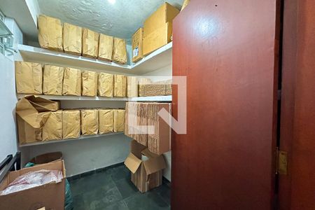 Casa à venda com 288m², 3 quartos e 2 vagasQuarto de Serviço