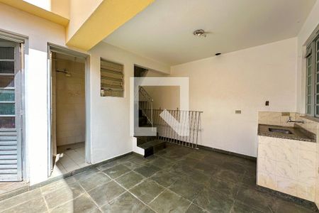 Casa à venda com 288m², 3 quartos e 2 vagasQuintal