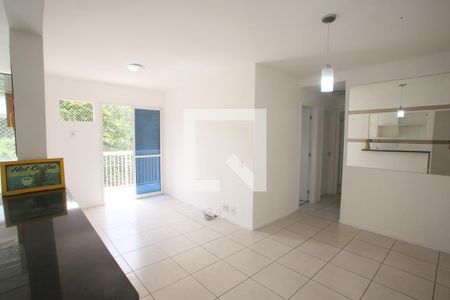 Sala de apartamento para alugar com 3 quartos, 69m² em Taquara, Rio de Janeiro