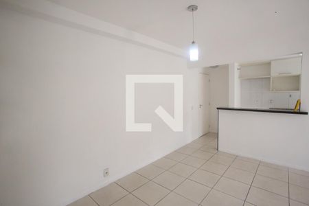 Sala de apartamento para alugar com 3 quartos, 69m² em Taquara, Rio de Janeiro