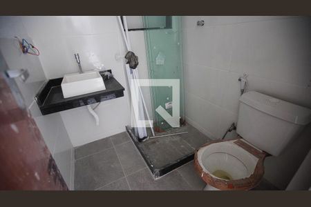 Banheiro de apartamento para alugar com 2 quartos, 42m² em Anil, Rio de Janeiro