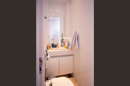 Apartamento à venda com 50m², 2 quartos e sem vaga Apartamento à venda com 50m², 2 quartos e sem vagaBanheiro