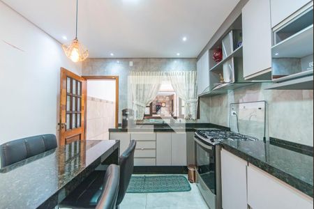 Casa à venda com 156m², 3 quartos e 2 vagasCozinha