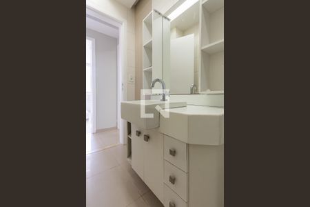 Apartamento à venda com 107m², 3 quartos e 2 vagasBanheiro