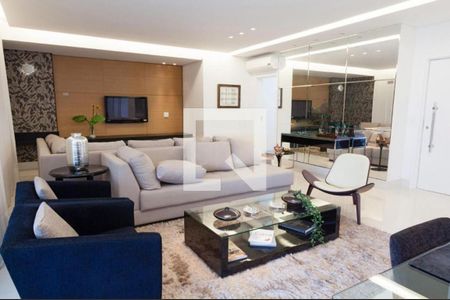 Apartamento à venda com 4 quartos, 227m² em Vila Gomes Cardim, São Paulo