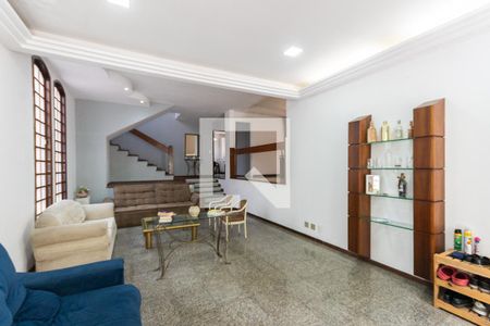 Sala de casa para alugar com 5 quartos, 391m² em Grajaú, Rio de Janeiro