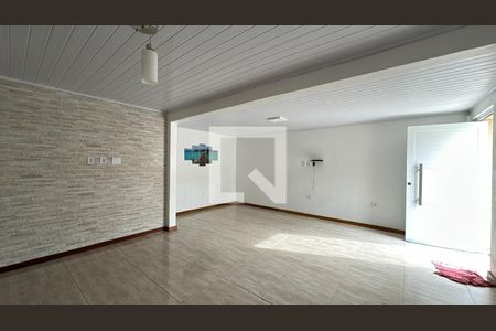 Sala  de casa para alugar com 3 quartos, 200m² em Cidade Industrial, Curitiba