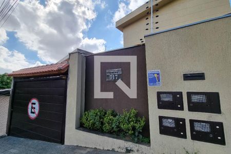 Casa de condomínio para alugar com 77m², 2 quartos e 1 vaga Casa de condomínio para alugar com 77m², 2 quartos e 1 vagaFachada