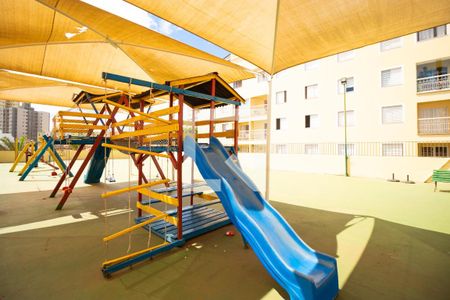 Apartamento à venda com 200m², 2 quartos e 2 vagas Apartamento à venda com 200m², 2 quartos e 2 vagasÁrea comum - Playground