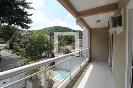 Casa à venda com 328m², 4 quartos e sem vagaVaranda que comunica o quarto e a suíte 1