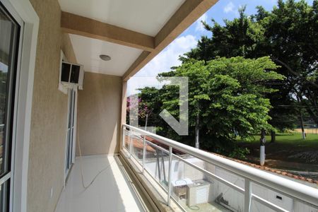 Casa à venda com 328m², 4 quartos e sem vagaVaranda que comunica o quarto e a suíte 1
