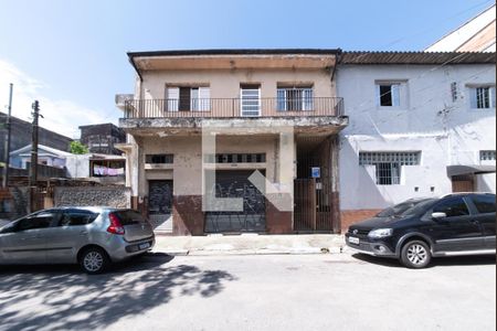 Casa à venda com 240m², 6 quartos e 1 vagaFachada