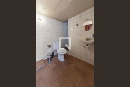 Casa à venda com 240m², 6 quartos e 1 vagaBanheiro de Serviço