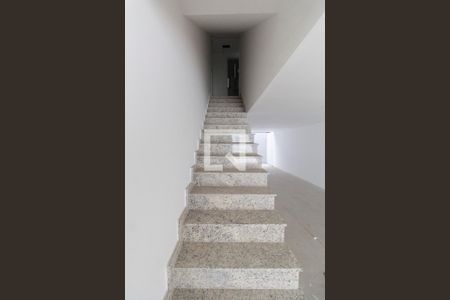 Casa à venda com 164m², 3 quartos e 3 vagasEscada Acesso Interno