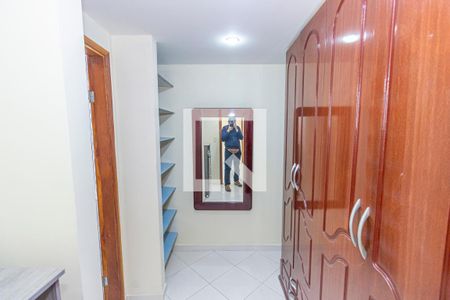 Closet da suíte de casa para alugar com 1 quarto, 80m² em Madureira, Rio de Janeiro