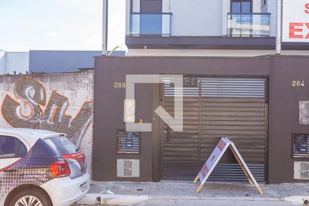 Casa à venda com 164m², 3 quartos e 3 vagas Casa à venda com 164m², 3 quartos e 3 vagasFachada