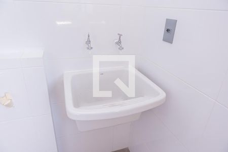 Casa à venda com 164m², 3 quartos e 3 vagas Casa à venda com 164m², 3 quartos e 3 vagasCozinha e Área de Serviço