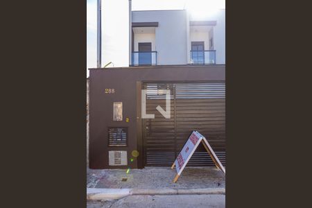 Casa à venda com 164m², 3 quartos e 3 vagas Casa à venda com 164m², 3 quartos e 3 vagasFachada