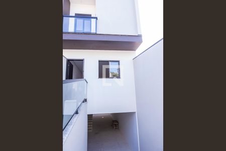 Casa à venda com 164m², 3 quartos e 3 vagas Casa à venda com 164m², 3 quartos e 3 vagasFachada