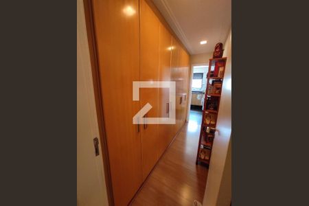 Apartamento à venda com 180m², 3 quartos e 3 vagasCorredor - Armários