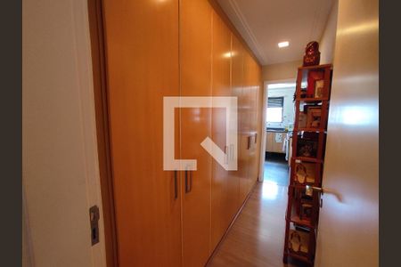 Apartamento à venda com 180m², 3 quartos e 3 vagasCorredor - Armários