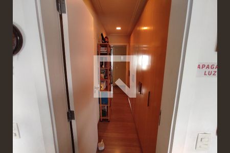 Apartamento à venda com 180m², 3 quartos e 3 vagasCorredor - Armários