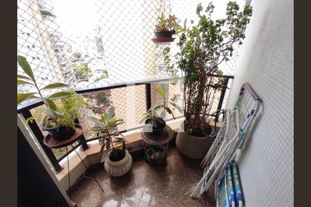 Apartamento à venda com 180m², 3 quartos e 3 vagasQuarto 3 - Varanda