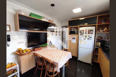 Apartamento à venda com 180m², 3 quartos e 3 vagasCozinha - Armários