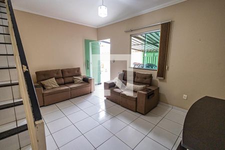 Sala de casa para alugar com 3 quartos, 110m² em Jaqueline, Belo Horizonte
