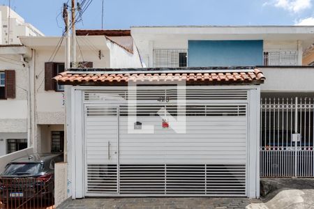 Casa à venda com 121m², 3 quartos e 2 vagasFachada
