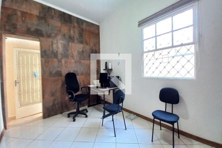 Casa à venda com 200m², 3 quartos e 5 vagasEscritório