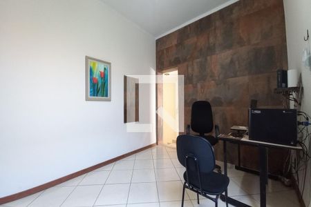 Casa à venda com 200m², 3 quartos e 5 vagasEscritório
