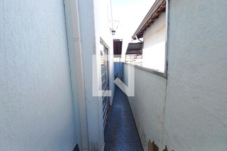 Casa à venda com 200m², 3 quartos e 5 vagasCorredor 