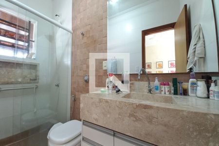 Casa à venda com 200m², 3 quartos e 5 vagasBanheiro da Suíte