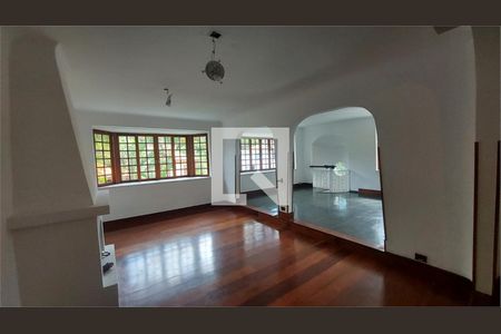 Casa à venda com 4 quartos, 340m² em Jardim dos Estados, São Paulo
