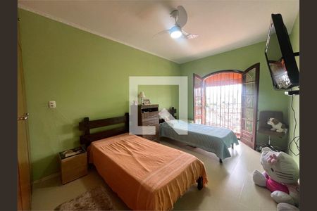 Casa à venda com 3 quartos, 350m² em Vila Basileia, São Paulo