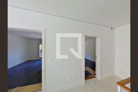 Casa à venda com 4 quartos, 380m² em Jardim Marajoara, São Paulo