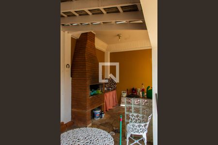 Casa à venda com 250m², 3 quartos e 3 vagasÁREA EXTERNA