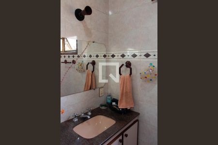 Casa à venda com 250m², 3 quartos e 3 vagasBANHEIRO SOCIAL PISO SUPERIOR