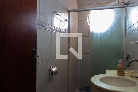 Casa à venda com 250m², 3 quartos e 3 vagasBANHEIRO SOCIAL PISO INFERIOR