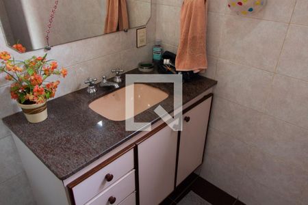 Casa à venda com 250m², 3 quartos e 3 vagasBANHEIRO SOCIAL PISO SUPERIOR