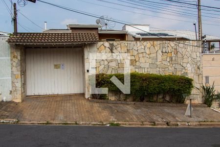 Casa à venda com 250m², 3 quartos e 3 vagasFACHADA