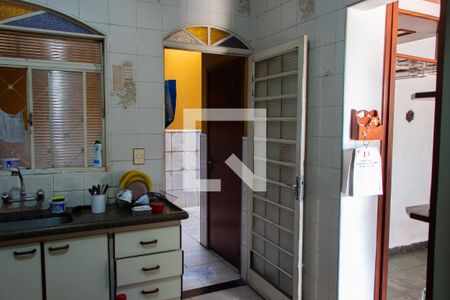Casa à venda com 250m², 3 quartos e 3 vagasCOZINHA